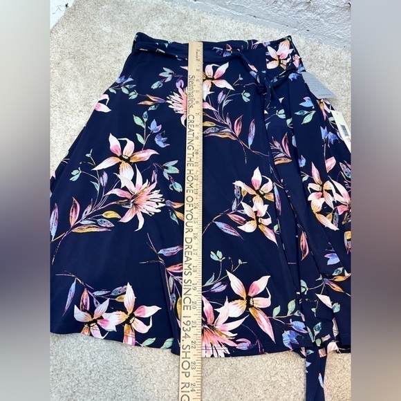 NWT NEW Eliza J Women’s Dress Size 2 Navy Floral Pattern Faux Wrap 3/4 Sleeves - Picture 14 of 15